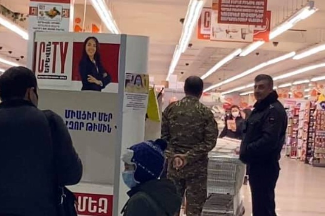 Կոմիտասի «Երևան սիթի»-ում գնումներ կատարողները ադրբեջանցինե՞ր էին. պարզաբանում (ՎԻԴԵՈ) Կոմիտասի «Երևան սիթի»-ում գնումներ կատարողները ադրբեջանցինե՞ր էին. պարզաբանում (ՎԻԴԵՈ)