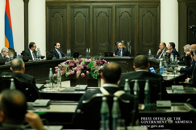 Փաշինյանը ներկայացրել է, թե ով և որքան միջոցներ է ստացել հակաճգնաժամային միջոցառումների շրջանակում (ՎԻԴԵՈ) Փաշինյանը ներկայացրել է, թե ով և որքան միջոցներ է ստացել հակաճգնաժամային միջոցառումների շրջանակում (ՎԻԴԵՈ)