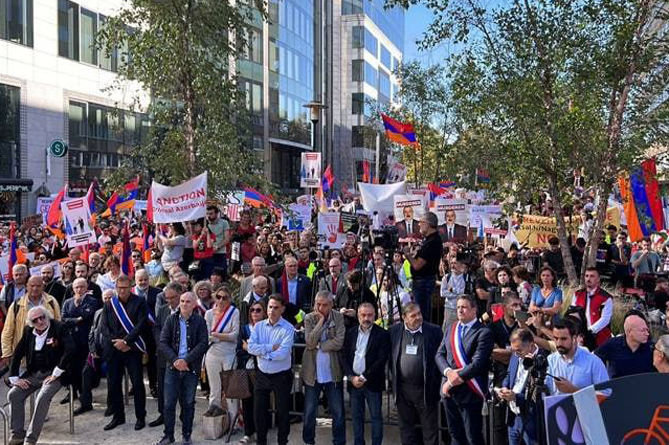 Армяне Европы требуют от ЕС применить санкции против Азербайджана Армяне Европы требуют от ЕС применить санкции против Азербайджана