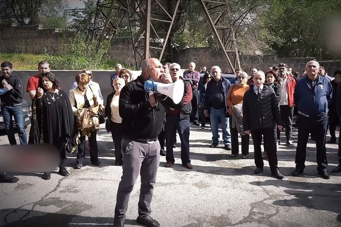 Сторонники Григория Хачатурова провели акцию протеста и потребовали его освобождения Сторонники Григория Хачатурова провели акцию протеста и потребовали его освобождения