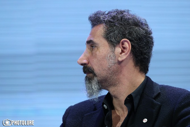 Серж Танкян пристыдил сенатора США, заблокировавшего резолюцию по Геноциду армян (ФОТО)