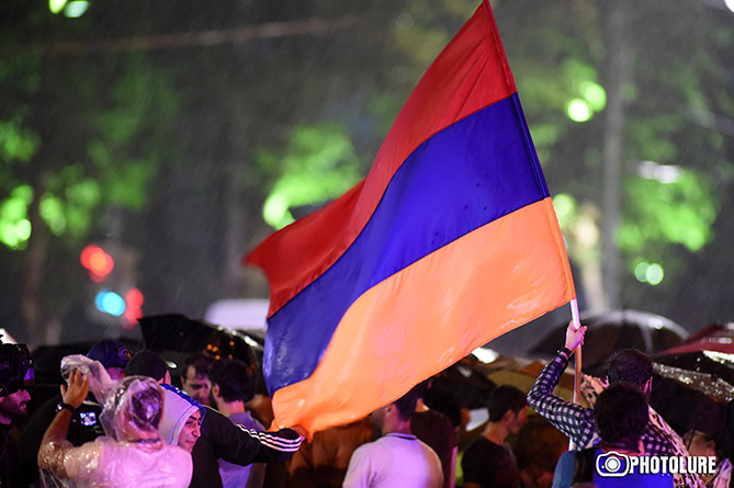 Բողոքի ակցիայի մասնակիցները վերադառնում են Ազատության հրապարակ Բողոքի ակցիայի մասնակիցները վերադառնում են Ազատության հրապարակ