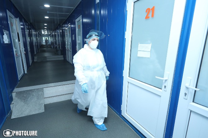 В Армении за сутки зафиксировано 462 новых случая COVID-19, скончались 13 пациентов