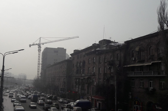 Yerevan man threatens to jump off a crane-1