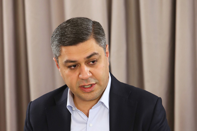 Վանեցյանն անդրադարձել է «հիբրիդային» հեղաշրջման մասին մեղադրանքներին (ՎԻԴԵՈ) Վանեցյանն անդրադարձել է «հիբրիդային» հեղաշրջման մասին մեղադրանքներին (ՎԻԴԵՈ)