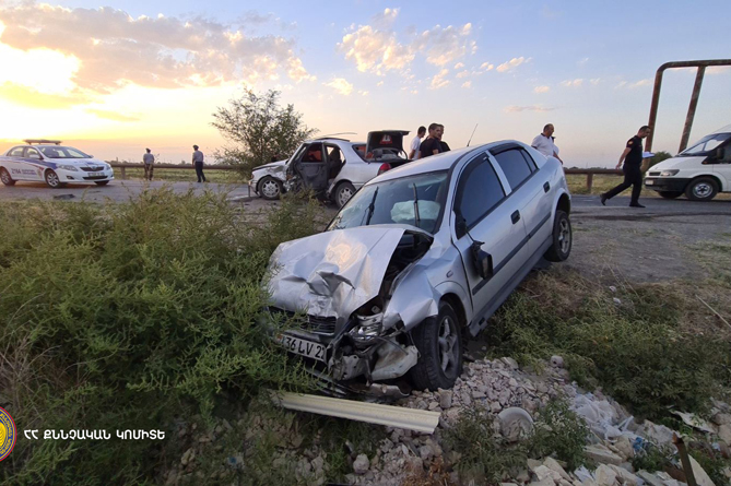 79-летний водитель "Мерседеса" погиб из-за аварии в Армении, двое его пассажиров госпитализированы (ФОТО)
