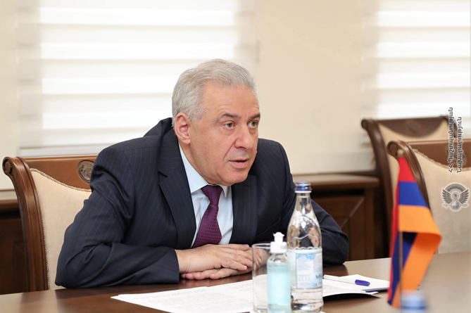 ՀՀ նախագահն ազատեց Վաղարշակ Հարությունյանին պաշտպանության նախարարրի պ/կ-ի պաշտոնից ՀՀ նախագահն ազատեց Վաղարշակ Հարությունյանին պաշտպանության նախարարրի պ/կ-ի պաշտոնից