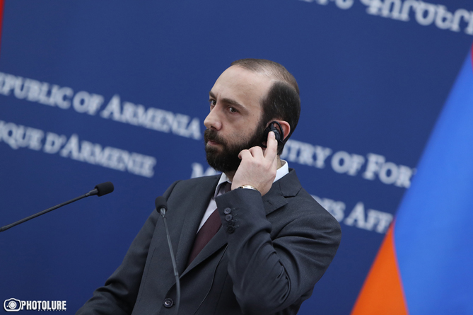 Мирзоян заявил грузинскому коллеге о важности роли МГ ОБСЕ в продвижении мирного урегулирования карабахского конфликта Мирзоян заявил грузинскому коллеге о важности роли МГ ОБСЕ в продвижении мирного урегулирования карабахского конфликта