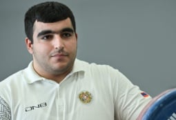 Հարություն Հովհաննիսյանը՝ պատանիների աշխարհի ծանրամարտի առաջնության փոխչեմպիոն
