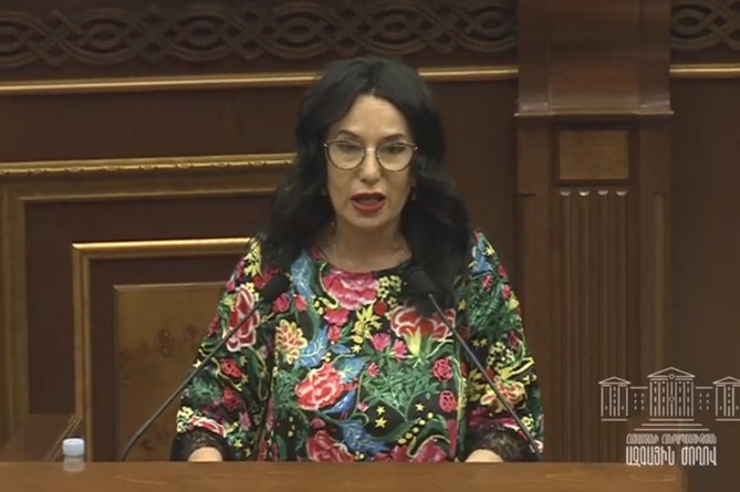 Зограбян назвала Пашиняна "главным героем азербайджанского фольклора": "Он не может достойно вести переговоры по Арцаху" (ВИДЕО)