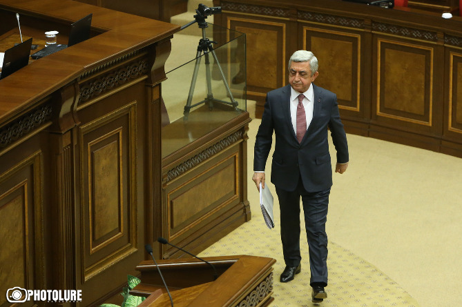 МОЛНИЯ! Премьер-министр Армении заявил о своей отставке МОЛНИЯ! Премьер-министр Армении заявил о своей отставке