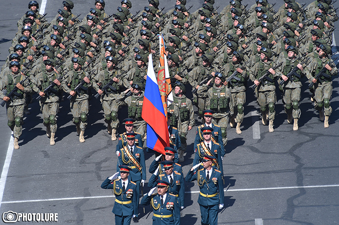Армения отпраздновала 25-летие независимости беспрецедентным парадом-3