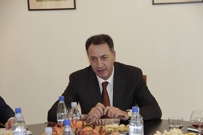 Чшмаритяну ничего не известно о замене министра экономики 