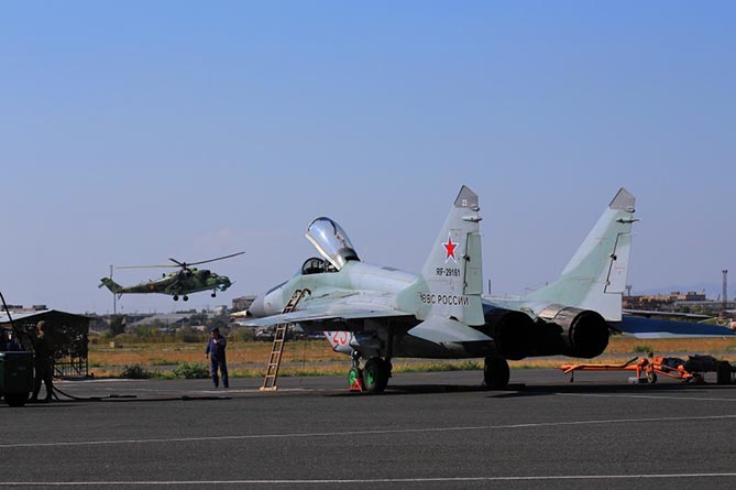 Российская авиабаза в Армении усилена боевыми вертолетами Российская авиабаза в Армении усилена боевыми вертолетами