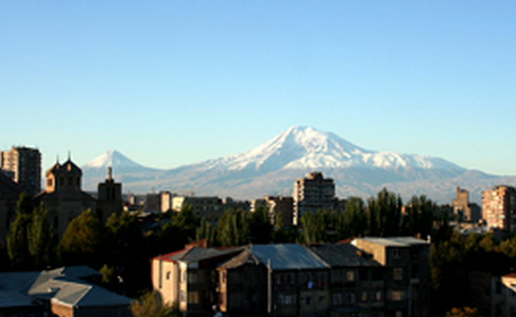 Интерактивный экран с 3D изображением Еревана установлен на Северном проспекте
