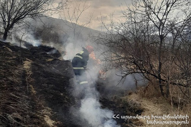 Пожар произошел близ воинской части в Дилижане Пожар произошел близ воинской части в Дилижане