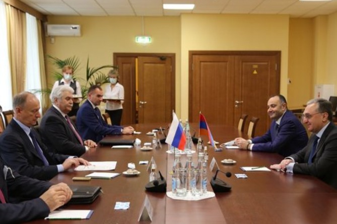 Զոհրաբ Մնացականյանը Մոսկվայում հանդիպել է ՌԴ ԱԽ քարտուղարի հետ, քննարկվել է ԼՂ հակամարտության կարգավորումը