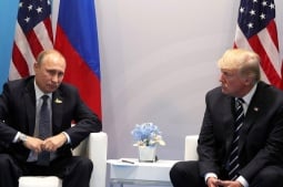Путин назвал телефонный разговор с Трампом 