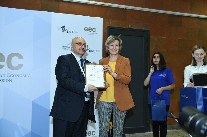 «ԱՌԿԱ» գործակալության տնօրենը պարգևատրվել է ԵՏՀ–ի շնորհակալագրով եվրասիական օրակարգը լուսաբանելու համար