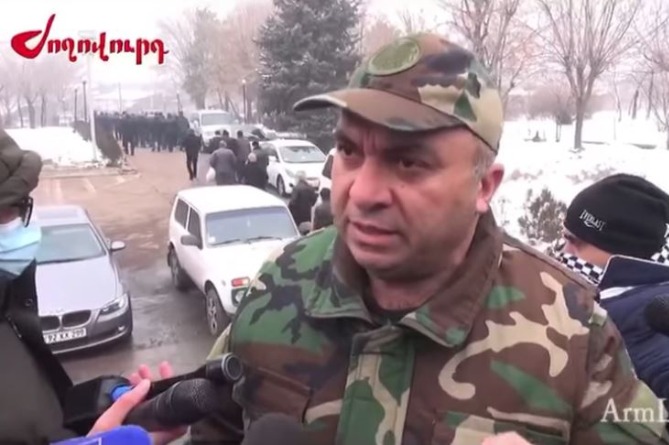 «Սասնա ծռերը» պահանջում է իշխանություններից ազատ արձակել Արցախի ԱԺ նախկին պատգամավոր Վահան Բադասյանին, նա ձերբակալվել է Փաշինյանին սպառնալու համար (ՎԻԴԵՈ)