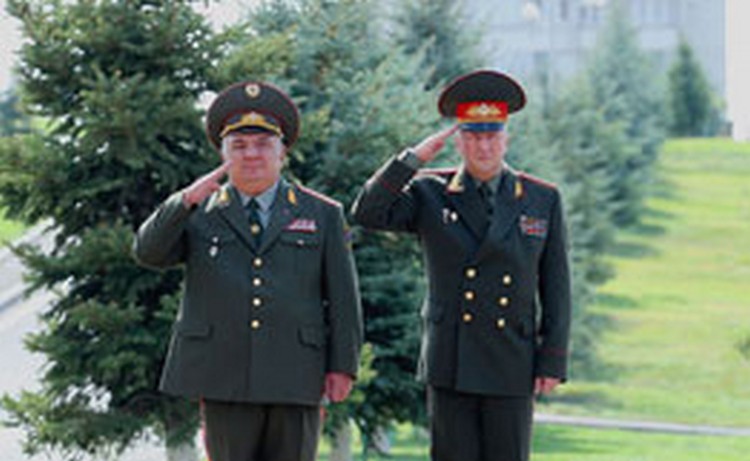 Начальник Генштаба ВС Беларуси прибыл в Армению