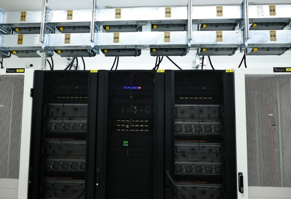 Новый суперкомпьютерный центр введён в эксплуатацию в Ереванском госуниверситете (ФОТО)