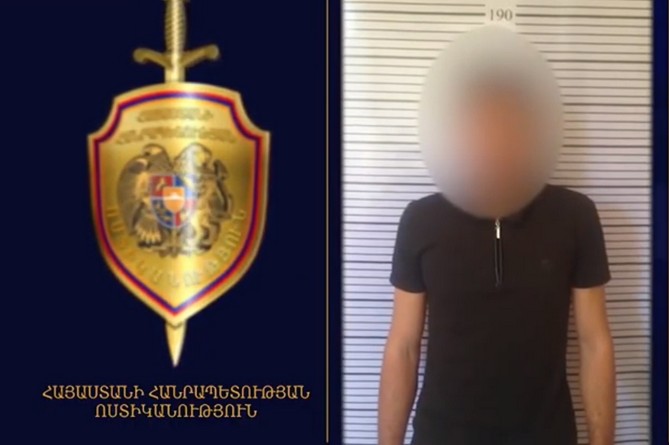 В ереванском метро у 21-летнего парня обнаружен наркотик (ВИДЕО) В ереванском метро у 21-летнего парня обнаружен наркотик (ВИДЕО)