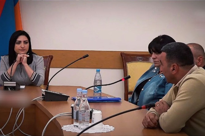 "Ничего не делается": родственник пропавшего без вести военнослужащего пожаловался главе комиссии НС Армении на власти "Ничего не делается": родственник пропавшего без вести военнослужащего пожаловался главе комиссии НС Армении на власти