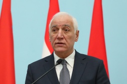 Президент Армении примет участие в Церемонии похорон Папы Римского 