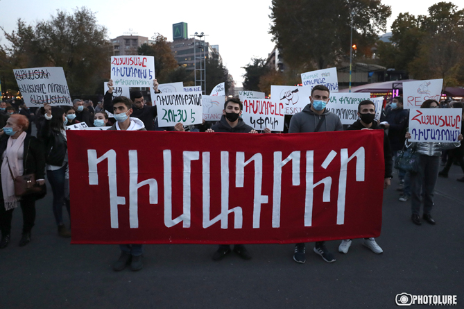 В Ереване стартовал митинг оппозиции против властей (LIVE)