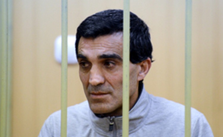 Прокурор требует 7 лет колонии для водителя "КамАЗа" Грачья Арутюняна, обвиняемого в ДТП с 18 жертвами Прокурор требует 7 лет колонии для водителя "КамАЗа" Грачья Арутюняна, обвиняемого в ДТП с 18 жертвами