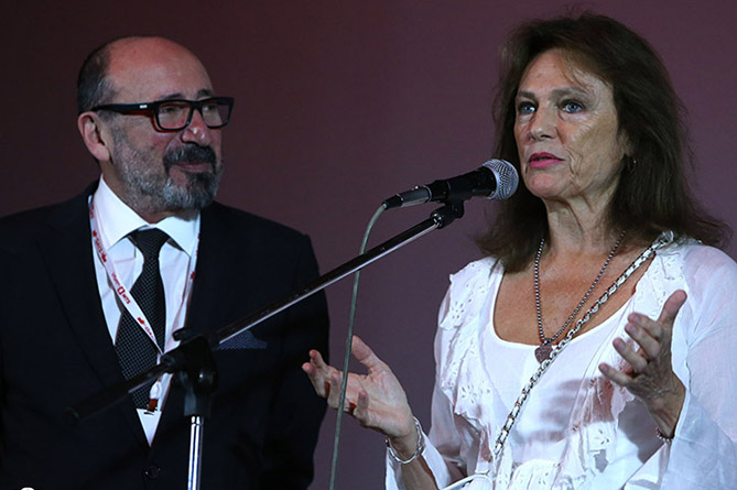 Жаклин Биссет назвала ужасным теракт в Ницце