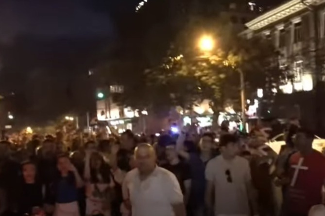 По следам скандальной записи: оппозиция провела акцию протеста у ВСС Армении По следам скандальной записи: оппозиция провела акцию протеста у ВСС Армении