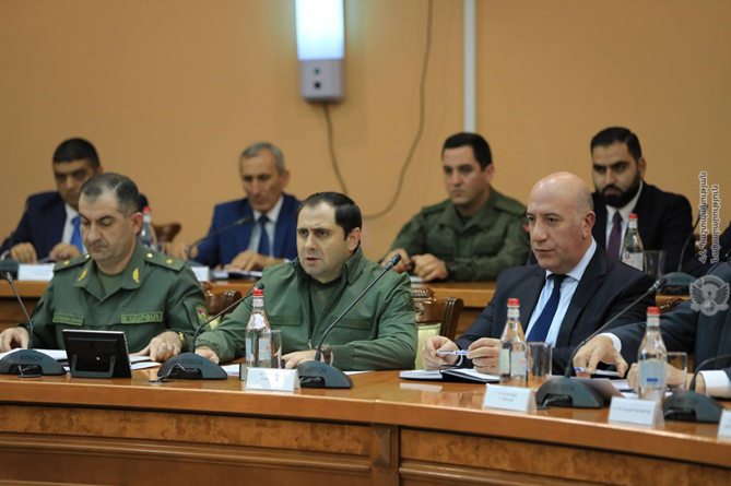 В Минобороны Армении обсудили процесс формирования и укомплектования новых подразделений спецназначения В Минобороны Армении обсудили процесс формирования и укомплектования новых подразделений спецназначения