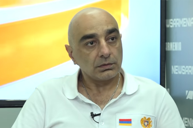 Համասեռամոլներ միշտ էլ եղել են, էն ժամանակ պարզապես կանգնում էին քաղաքապետարանի մոտ, հետո Կոմայգում, հիմա ցրվել են. Անդրանիկ Հարությունյան (ՎԻԴԵՈ)