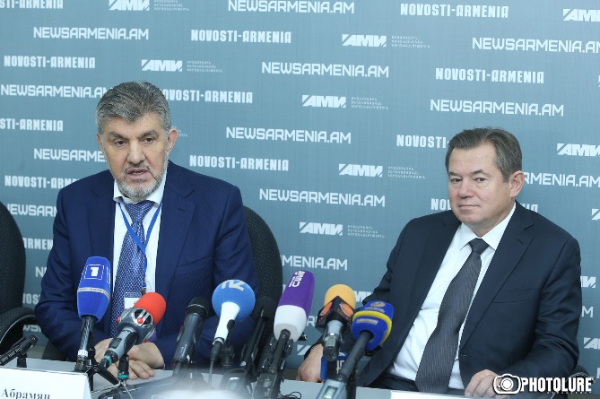 Советник президента РФ рассказал, чем будет отличаться "Лазаревский клуб" от "Грибоедовского" Советник президента РФ рассказал, чем будет отличаться "Лазаревский клуб" от "Грибоедовского"