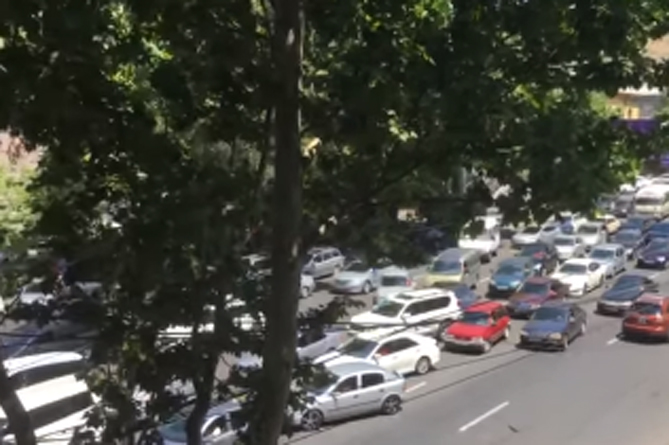 Զոհված և անհետ կորած զինծառայողների ծնողները փակել էին Հերացի փողոցը,  զոհերի մարմինների թվում անճշտություններ կան. ԱՆ–ն պարզաբանում է