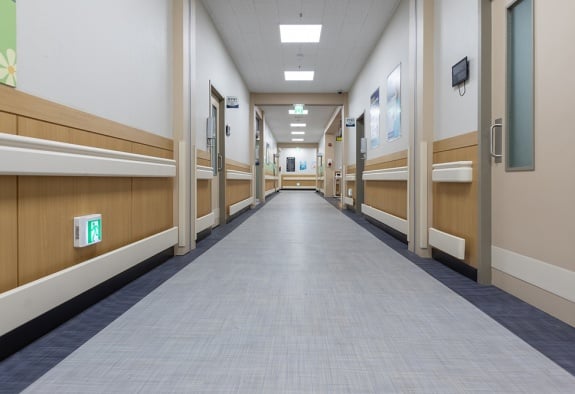 Երեք օտարերկրացի է հոսպիտալացվել Երևանի սրճարաններից մեկում հավով պիցցա ուտելուց հետո