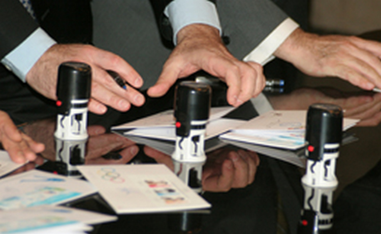 Марки с изображением Олимпийских чемпионов Армении введены в обращение в Ереване