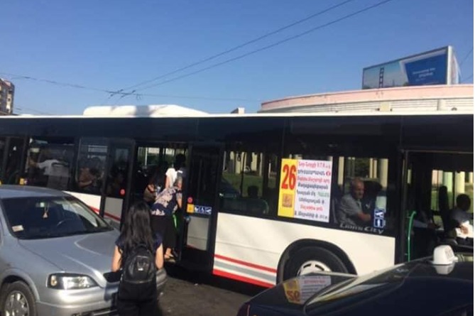 В Ереване курсирует новый 12-метровый автобус: "Новости-Армения" представляет детали  - ЭКСКЛЮЗИВ