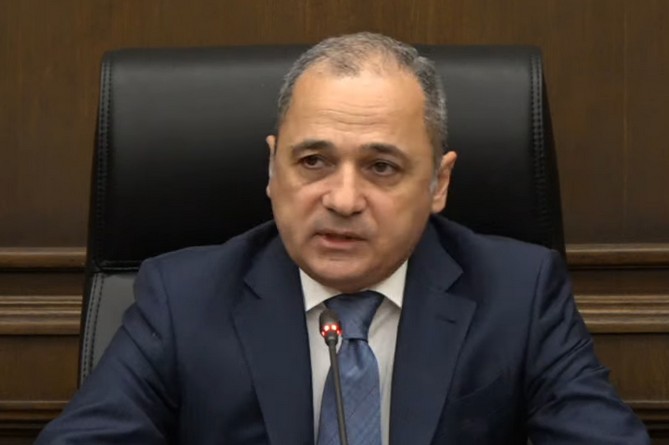 Վահե Հակոբյանը և նրա «Վերածնվող Հայաստան» կուսակցությունը դադարեցնում են գործունեությունը ԱԺ-ում Վահե Հակոբյանը և նրա «Վերածնվող Հայաստան» կուսակցությունը դադարեցնում են գործունեությունը ԱԺ-ում