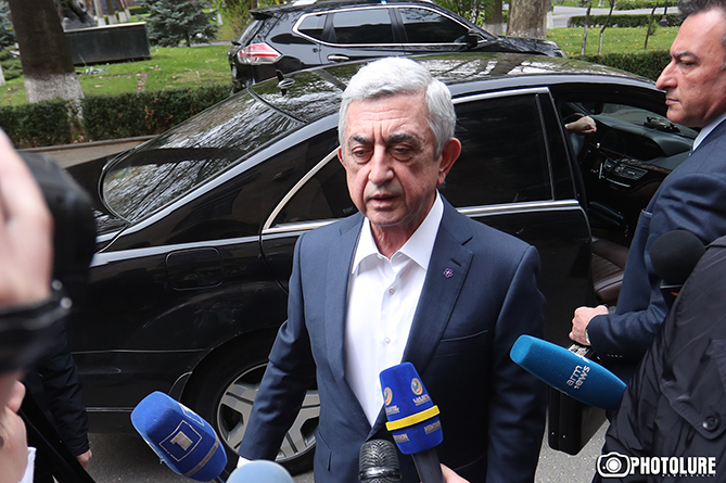 Серж Саргсян опроверг теорию заговора: "Участие на слушаниях по апрельской войне было полностью оправданным" Серж Саргсян опроверг теорию заговора: "Участие на слушаниях по апрельской войне было полностью оправданным"