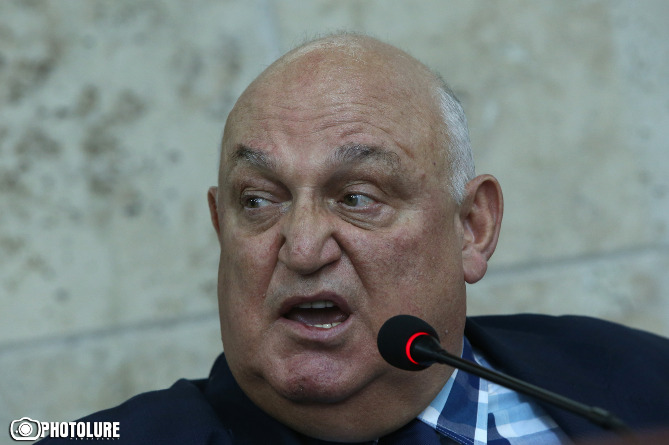 Ректор ЕГУ заявил о политическом преследовании и попытке применения насилия Ректор ЕГУ заявил о политическом преследовании и попытке применения насилия
