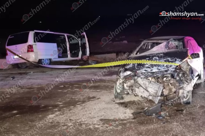 Крупная автокатастрофа произошла в Армении: пострадали 14 человек, в числе которых - дети