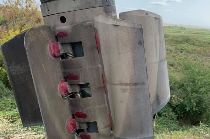 В Минобороны показали следы от запрещенных кассетных бомб, которыми Азербайджан бьет по Арцаху (ФОТО)