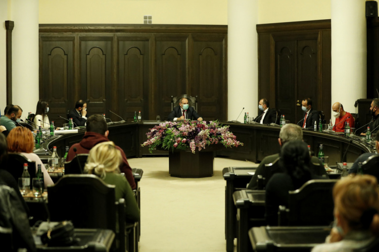 Փաշինյանն առաջարկել է անհետ կորածների ընտանիքների ներկայացուցիչներին ընդգրկվել ձևավորված միջգերատեսչական աշխատանքային խմբում (ՎԻԴԵՈ) Փաշինյանն առաջարկել է անհետ կորածների ընտանիքների ներկայացուցիչներին ընդգրկվել ձևավորված միջգերատեսչական աշխատանքային խմբում (ՎԻԴԵՈ)