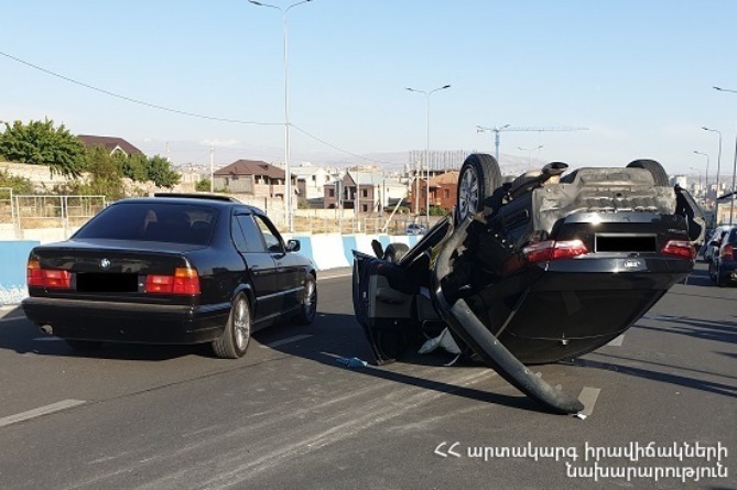Խոշոր ավտովթար Երևանում. բախվել են Opel–ն ու KIA–ն, կա տուժած Խոշոր ավտովթար Երևանում. բախվել են Opel–ն ու KIA–ն, կա տուժած