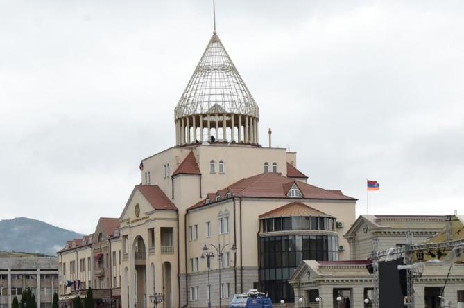 Արցախի ԱԺ–ն իր վրդովմունքն է հայտնել Փաշինյանի հարցազրույցի ընթացքում հնչած վնասակար և վտանգավոր ձևակերպումների առթիվ Արցախի ԱԺ–ն իր վրդովմունքն է հայտնել Փաշինյանի հարցազրույցի ընթացքում հնչած վնասակար և վտանգավոր ձևակերպումների առթիվ