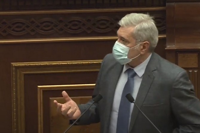 "Не говорите "капитуляция": провластный депутат призвал не использовать это слово касательно заявления по Арцаху