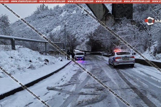 Դուրս է եկել տաքսուց ու իրեն նետել կամրջից. արտակարգ պատահար Երևանում Դուրս է եկել տաքսուց ու իրեն նետել կամրջից. արտակարգ պատահար Երևանում